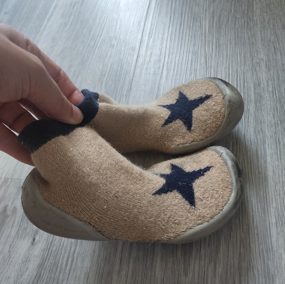 Collegien and nununu socks shoes